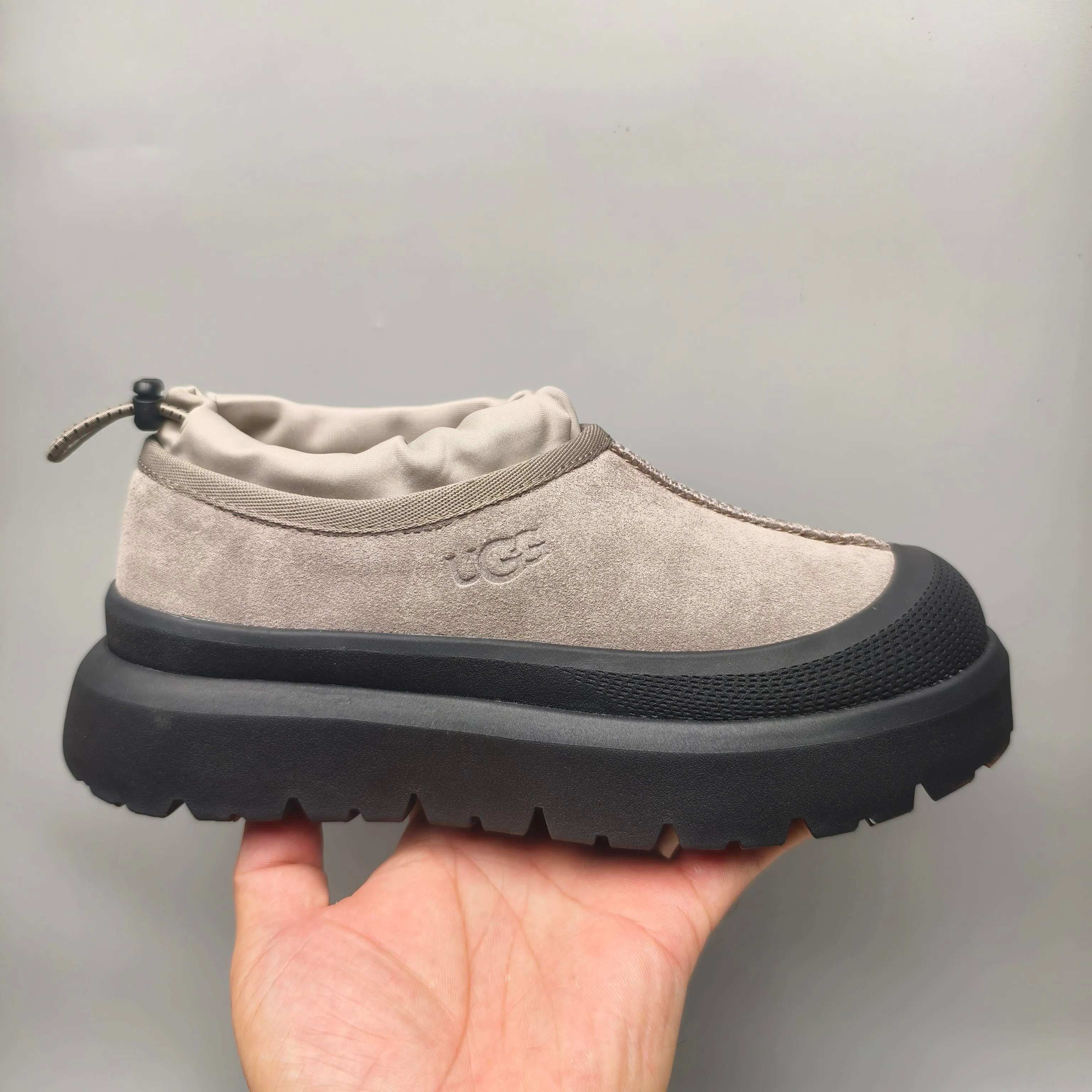 💰520 UGG sheepskin all-in-one snow boots 4096 slip-on casual trendy shoes for men and women Color: white red black blue yellow light gray dark gray green sand black gray matching sizes: 35-46